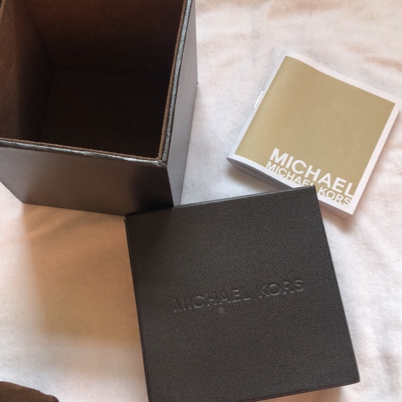 EUC Michael Kors Chronograph Gunmetal Men's Watch - Picture 12 of 12